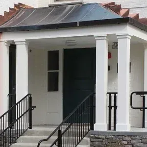 higher-ed-icon-buck-dorm