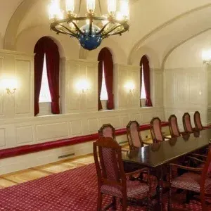 higher-ed-yale-elihu-dining-room