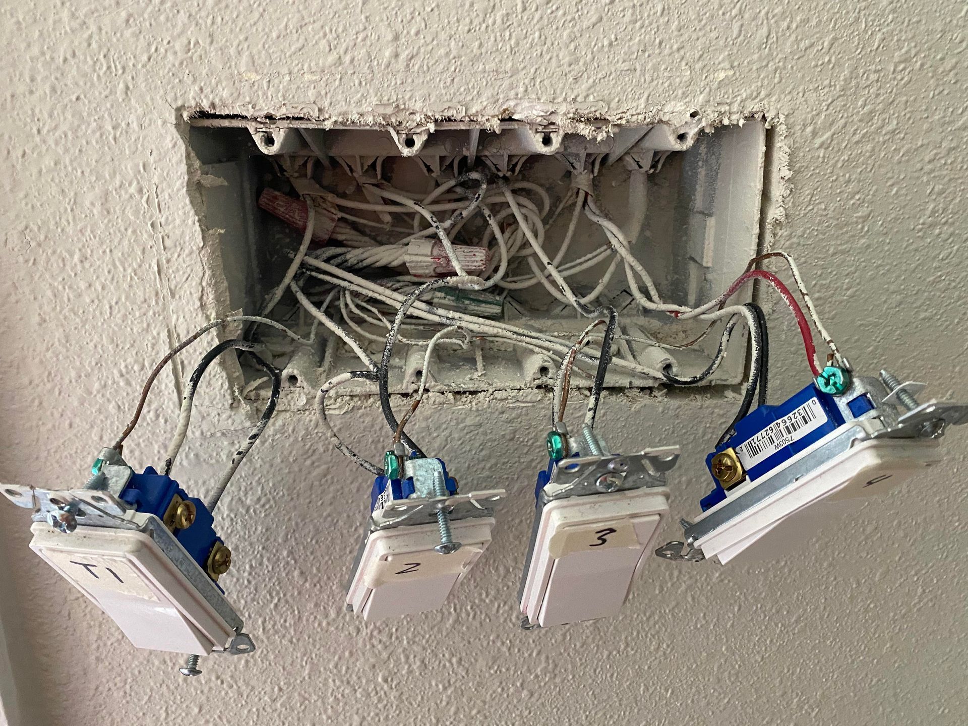  light switch wiring, installing, line vs load, common wire,  gfci,  switch wire, load connect