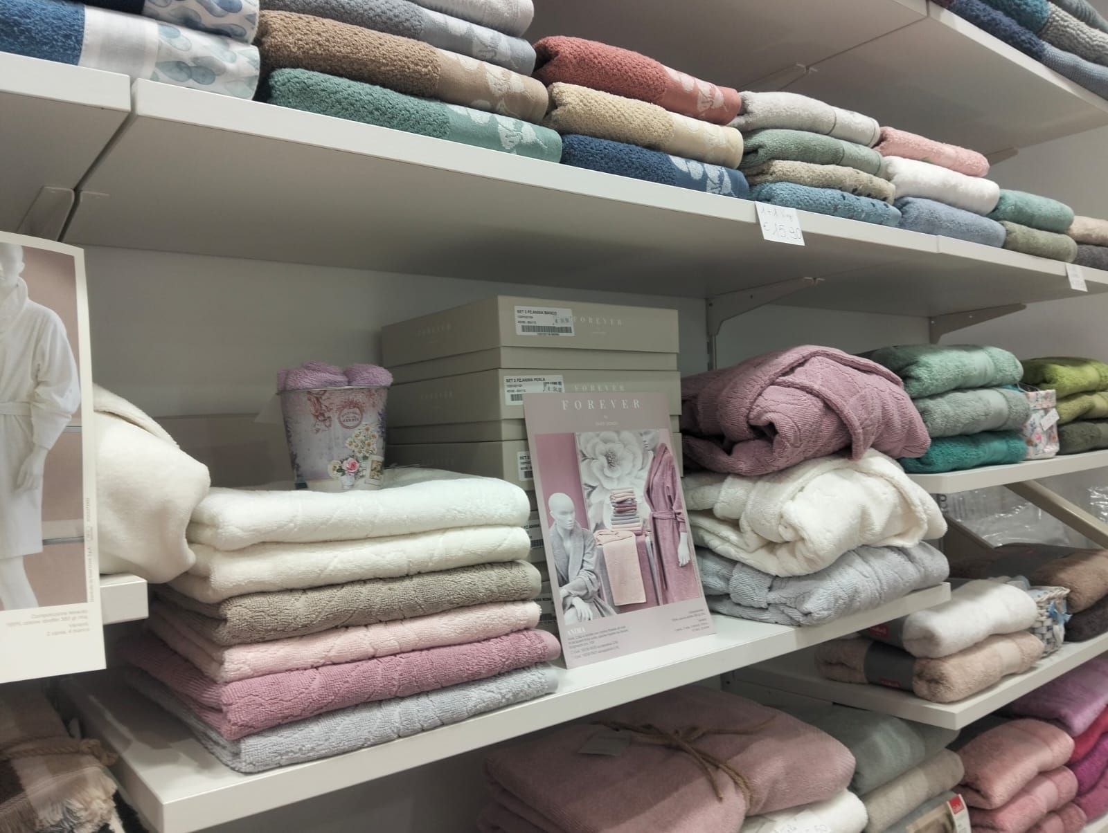 negozio di biancheria, merceria e accessori moda