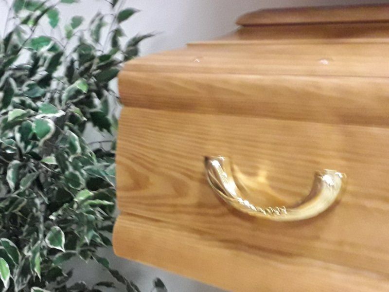 cassa funebre in legno