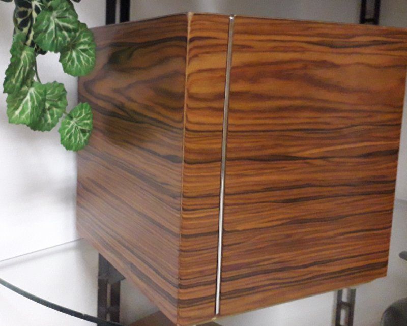 cofano funebre in legno