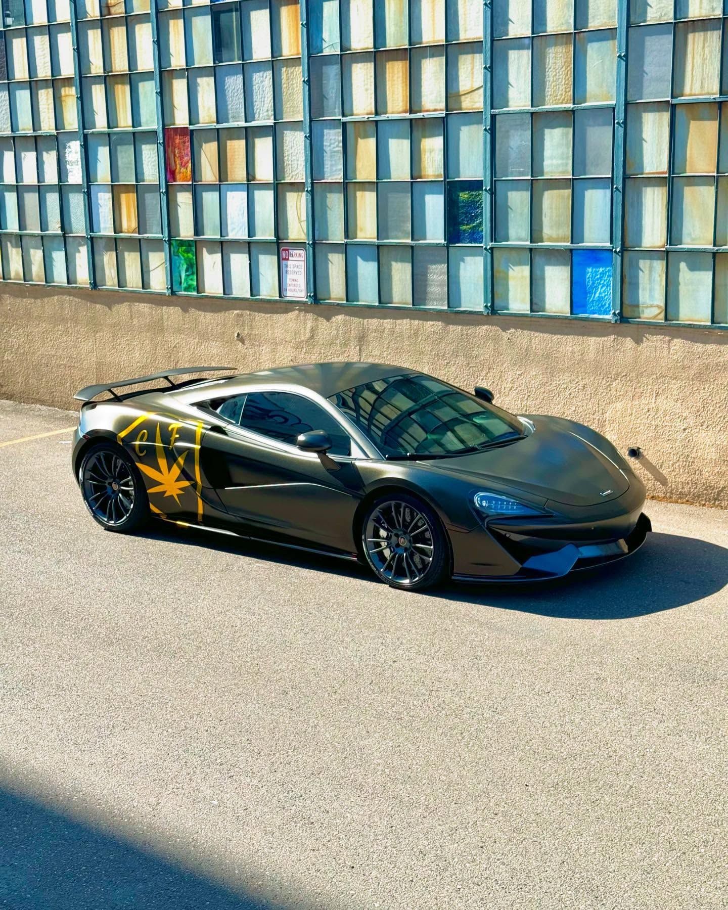 Gallery Image 1 | 714 Technik