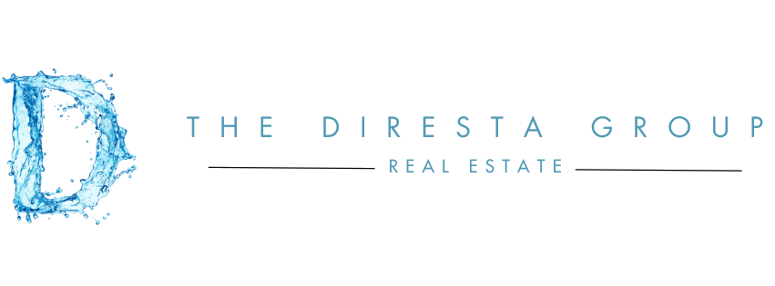 Water splash shaped like the letter "D"; blue water against white background.