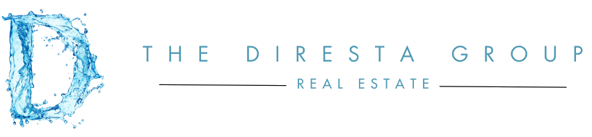 Water splash shaped like the letter "D"; blue water against white background.