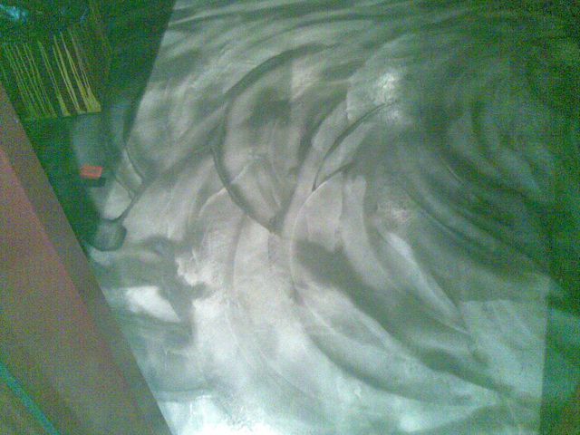 Superficie in resina e microcemento