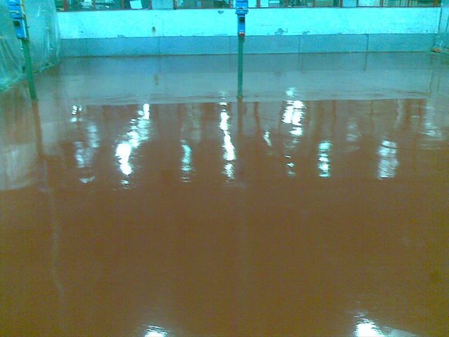 Superficie in resina e microcemento