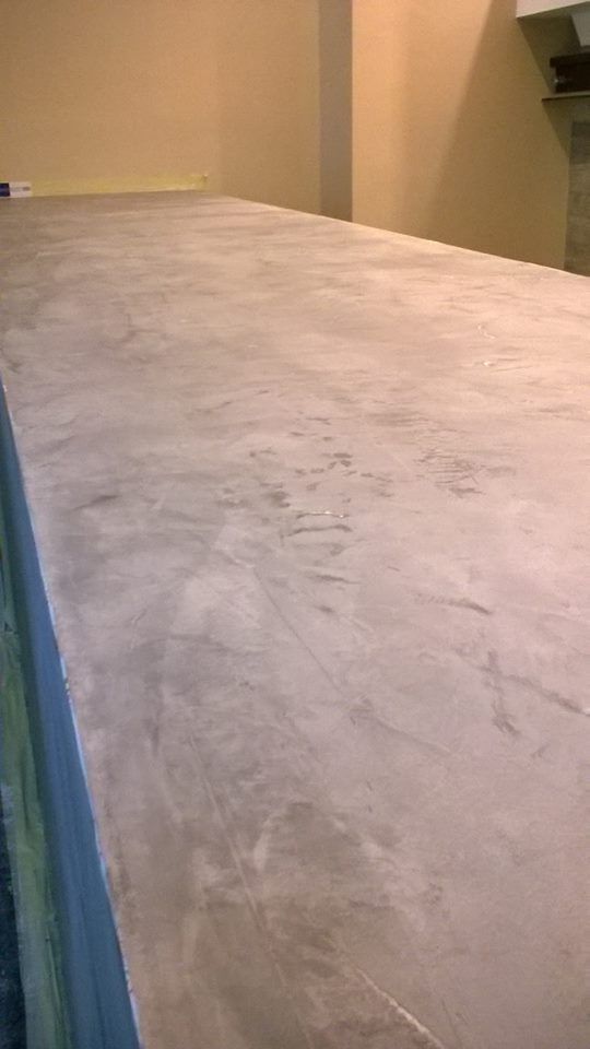 Superficie in resina e microcemento