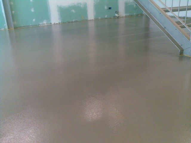 Superficie in resina e microcemento