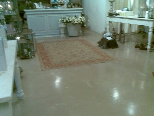 Superficie in resina e microcemento