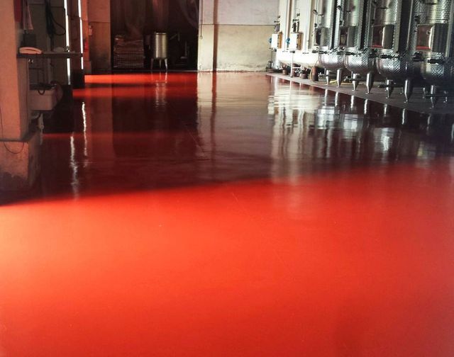 Superficie in resina e microcemento