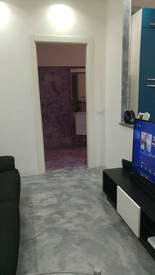 Superficie in resina e microcemento