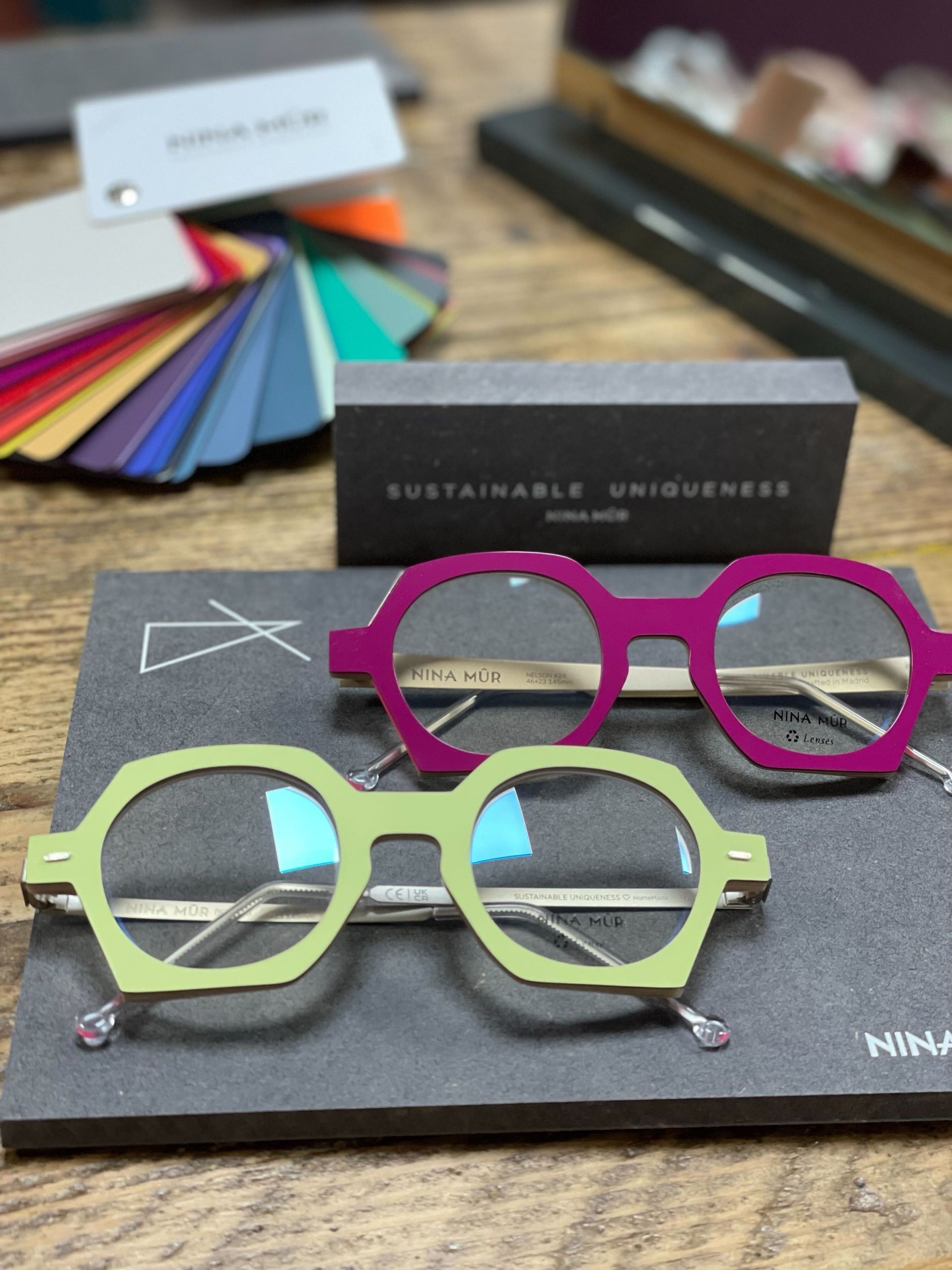 2 colourful frames in magenta and pale green from Nina Mur