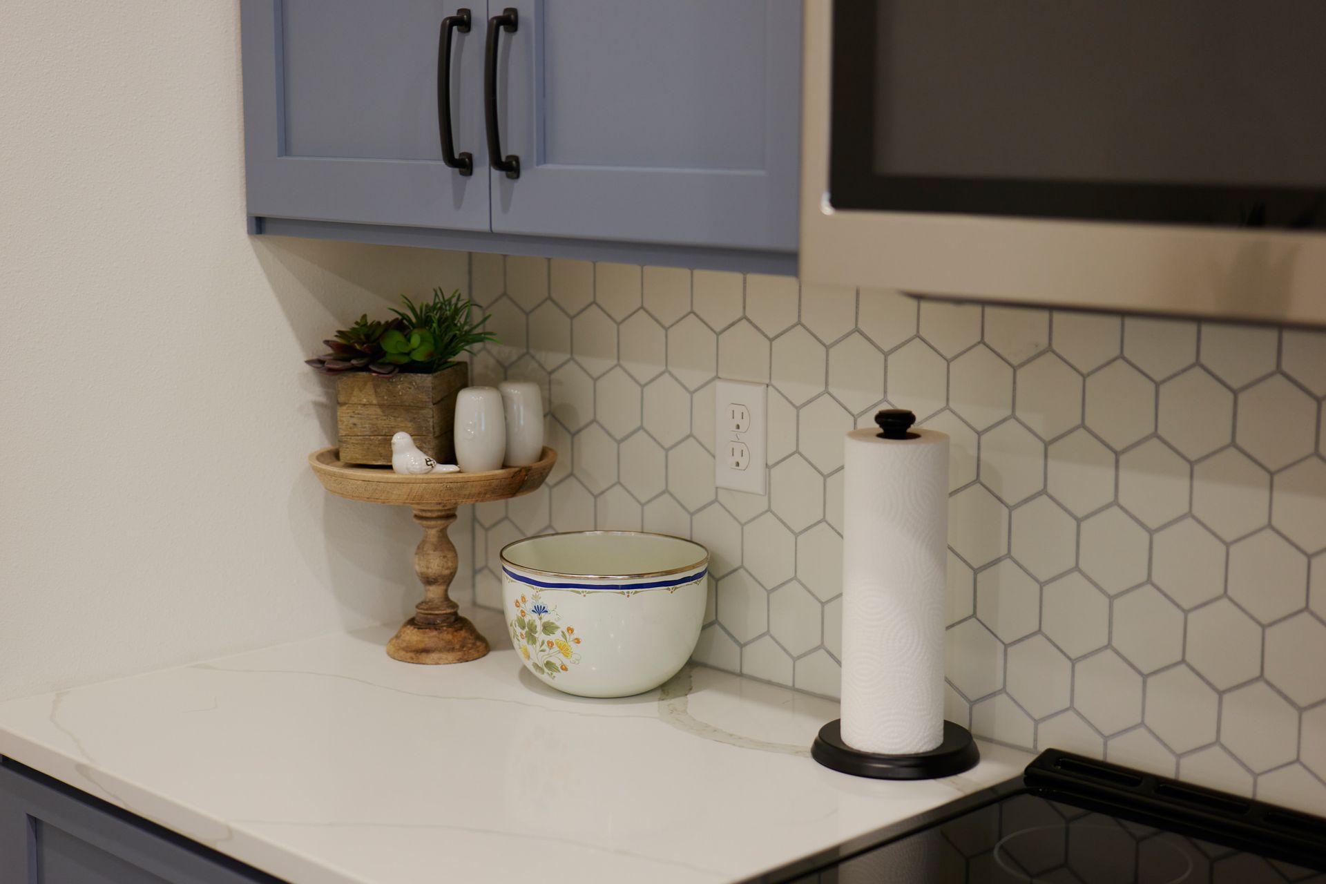 Paper Towels & Decor Bowls in the Kitchen at Three Story Coffee's Vacation Rental in Mid-MO.