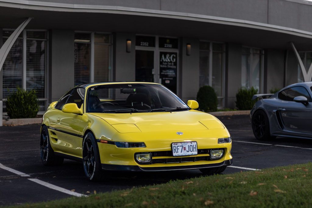 Imported Toyota MR2 Polishing Detailing