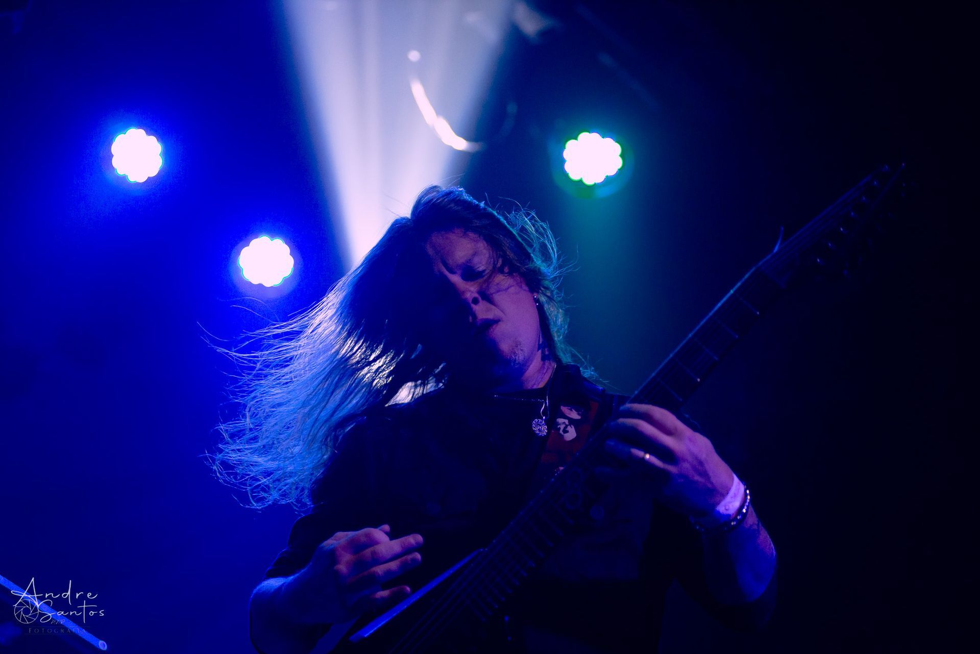 throw me to the wolves  em SP