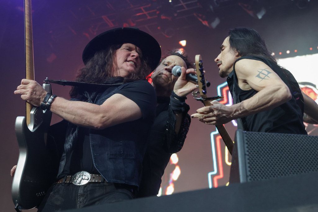 extreme no monsters of rock