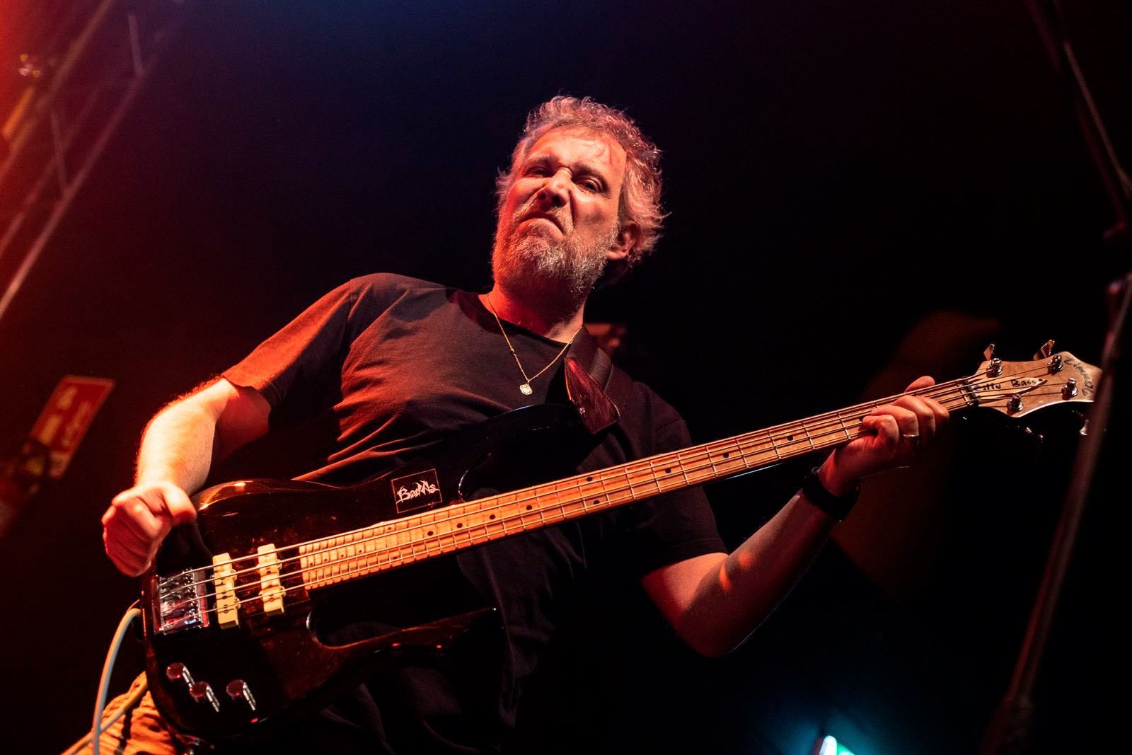 Alberto Rigoni lança “Dystopia”, álbum que coloca o baixo no centro de uma obra marcada por atmosfer