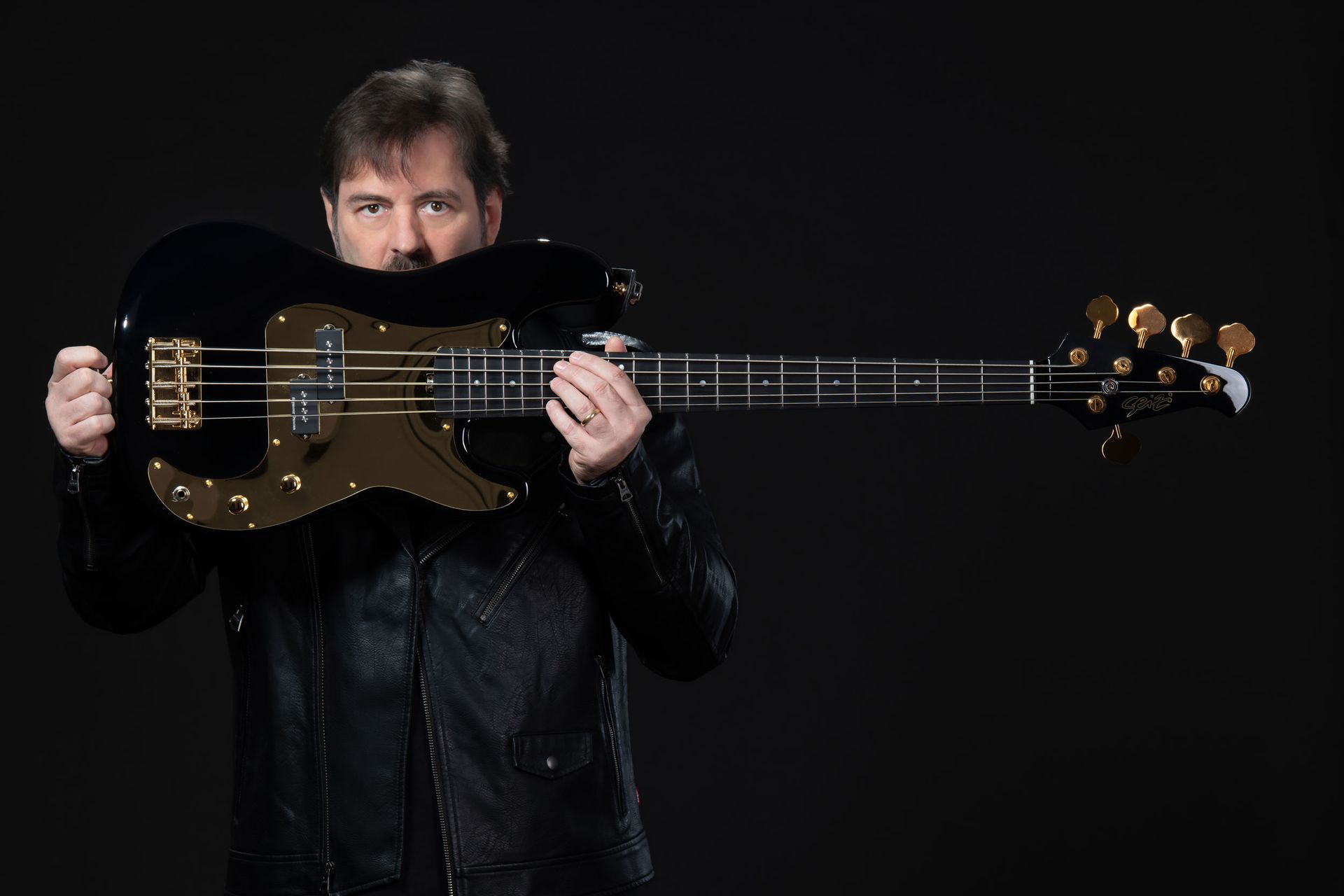 Andria Busic lança álbum solo “Life As It Is” com participações e produção própria