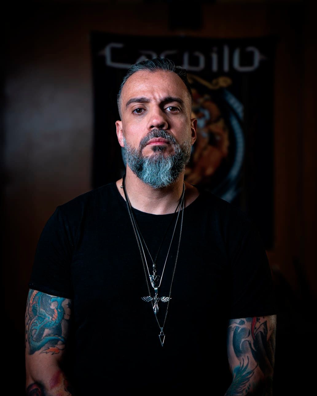 Leandro Caçoilo lança versão em power metal de “What a Feeling” com convidados especiais