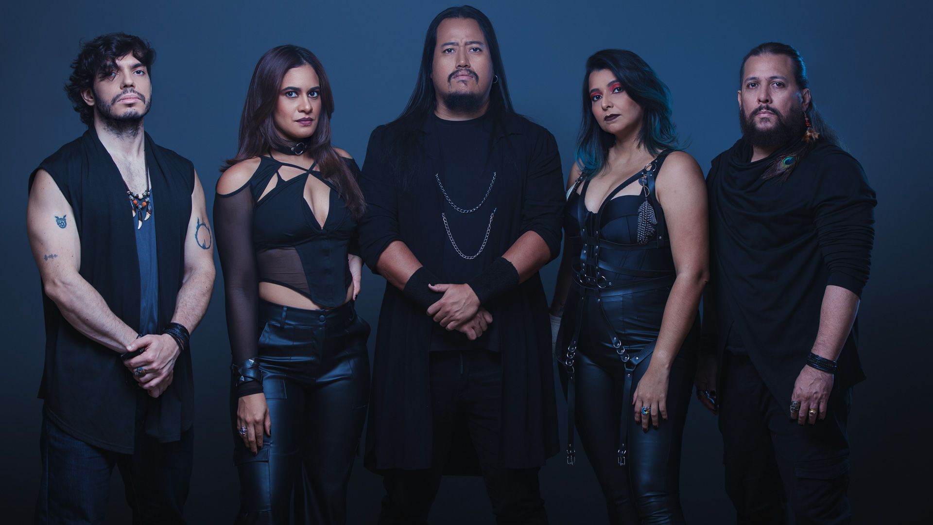 Rhegia lança “Artificial Lights” e confirma estreia histórica no Rock in Rio