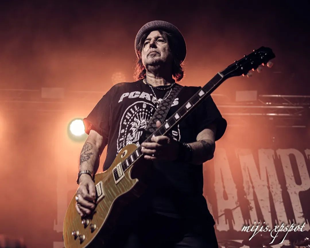 Phil Campbell, guitarrista do Motörhead por mais de três décadas, morre aos 64 anos