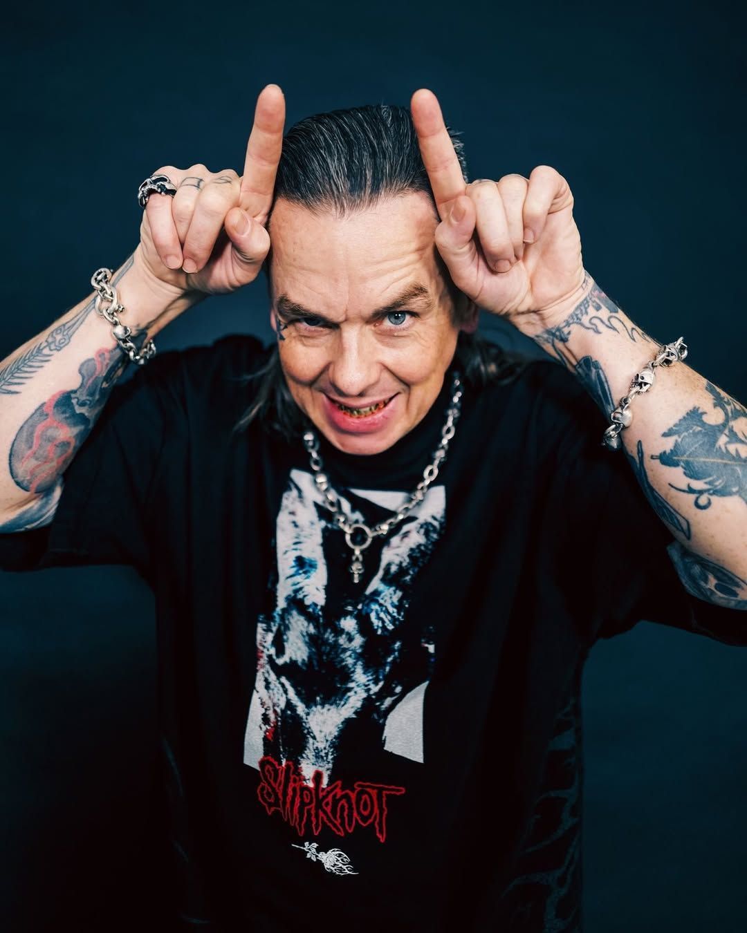 Sid Wilson presta tributo a Joey Jordison e afirma: “Ele foi o melhor de todos”