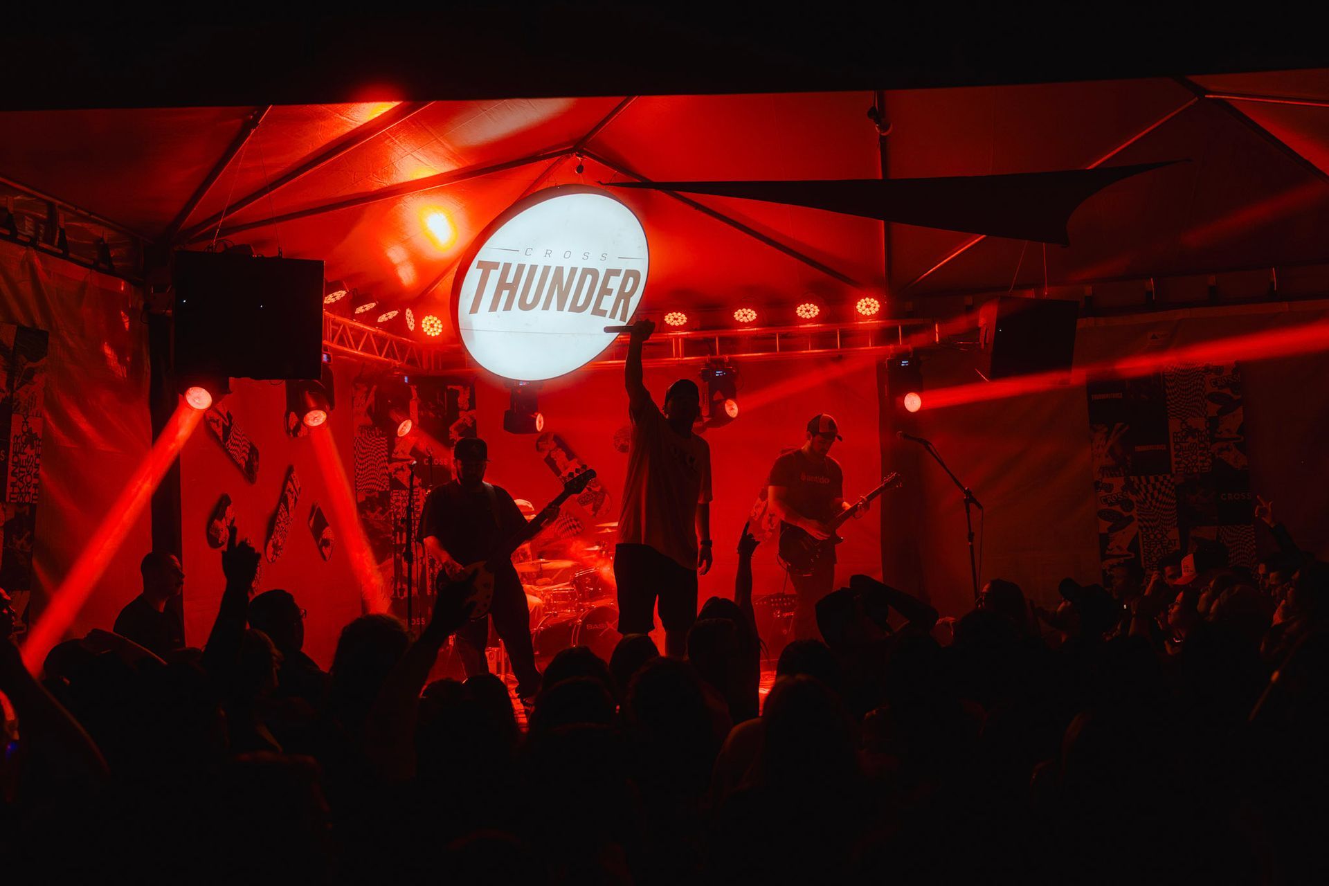 Crossroads promove edição especial do Thunderstruck Rock'N'Goal após estreia do Brasil na Copa