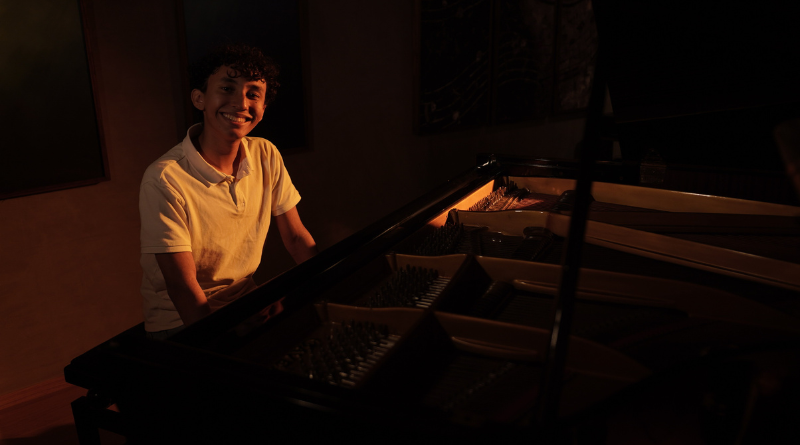 Jovem pianista Victor Souza lança EP 