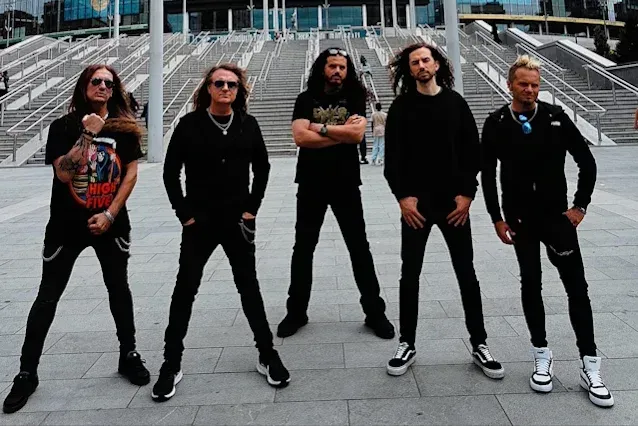 Ellefson-Soto lançam covers de Elvis Presley e FEAR em sessões ao vivo em Londres