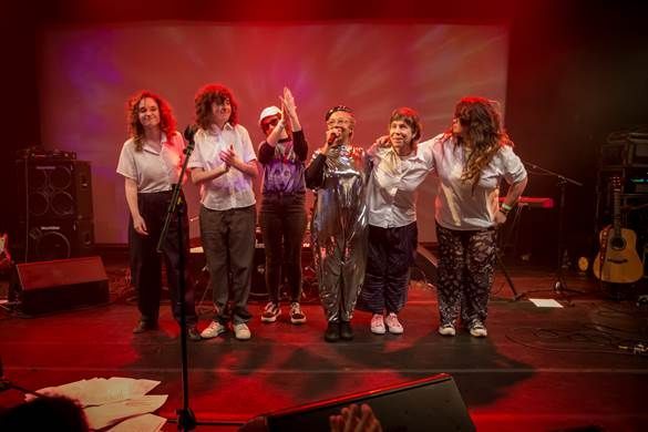 Sesc Pinheiros recebe show que celebra os 50 anos do álbum Fruto Proibido, de Rita Lee & Tutti Frutt