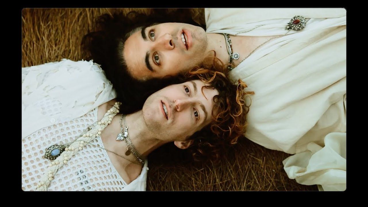 Filhos de Paul Stanley e Gene Simmons lançam novo clipe do projeto STANLEY SIMMONS