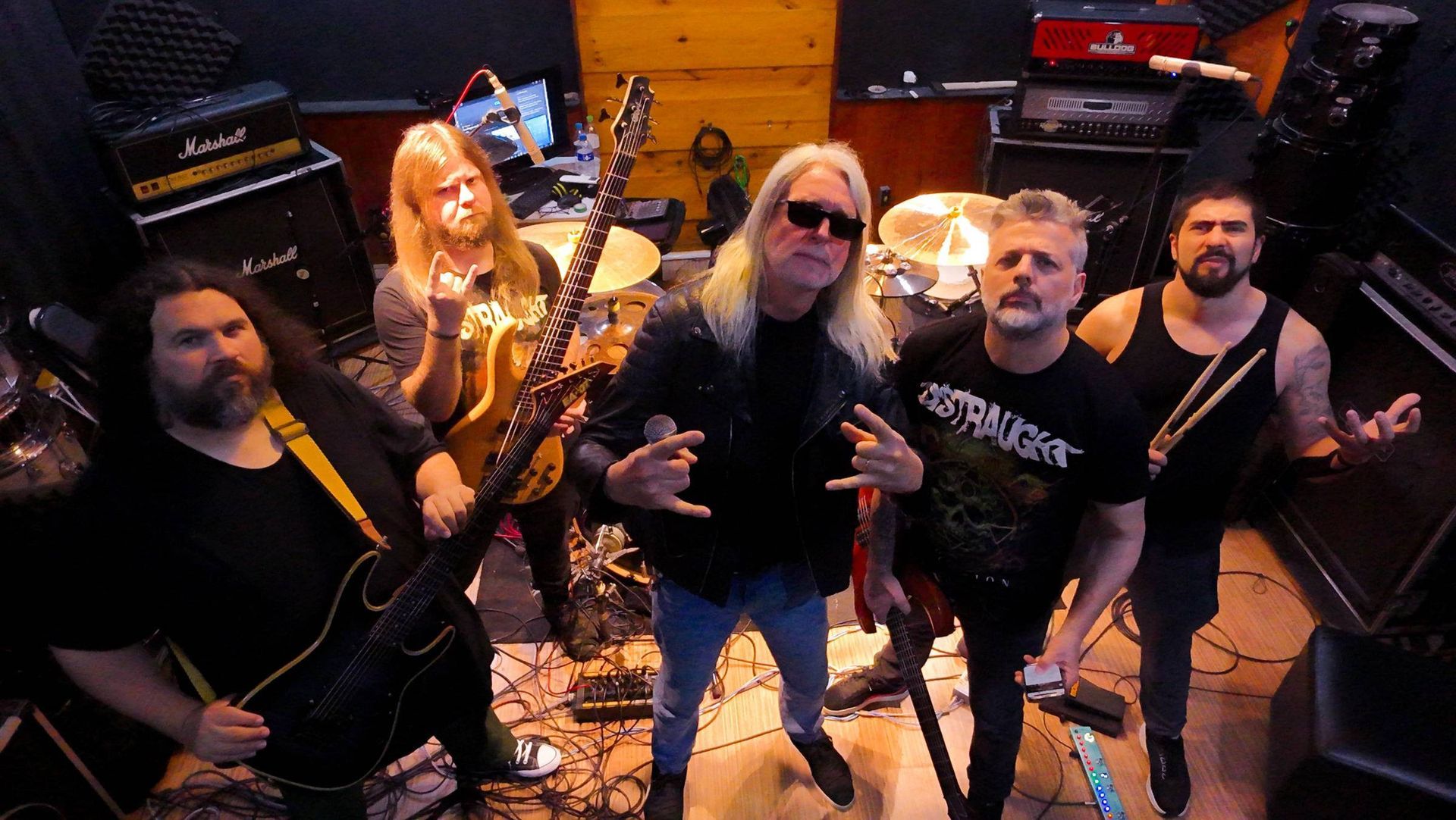 Distraught lança clipe ao vivo em estúdio de “Aether and Truth Denied”