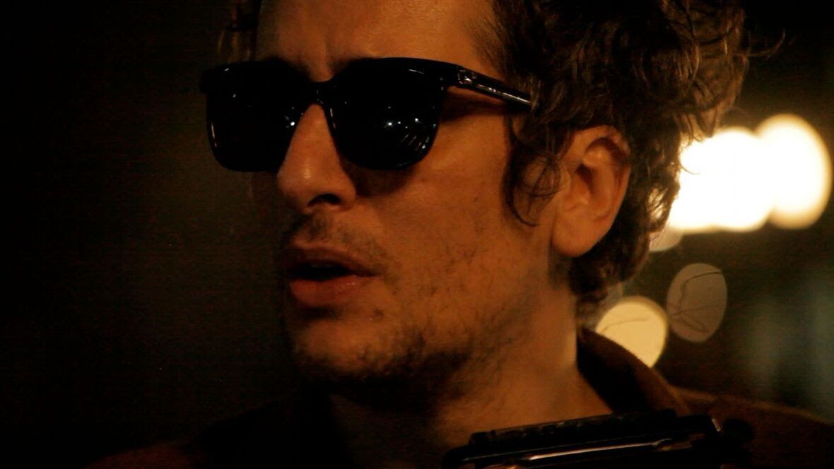 Mumu estreia fase solo com “Com Gosto de Lua”