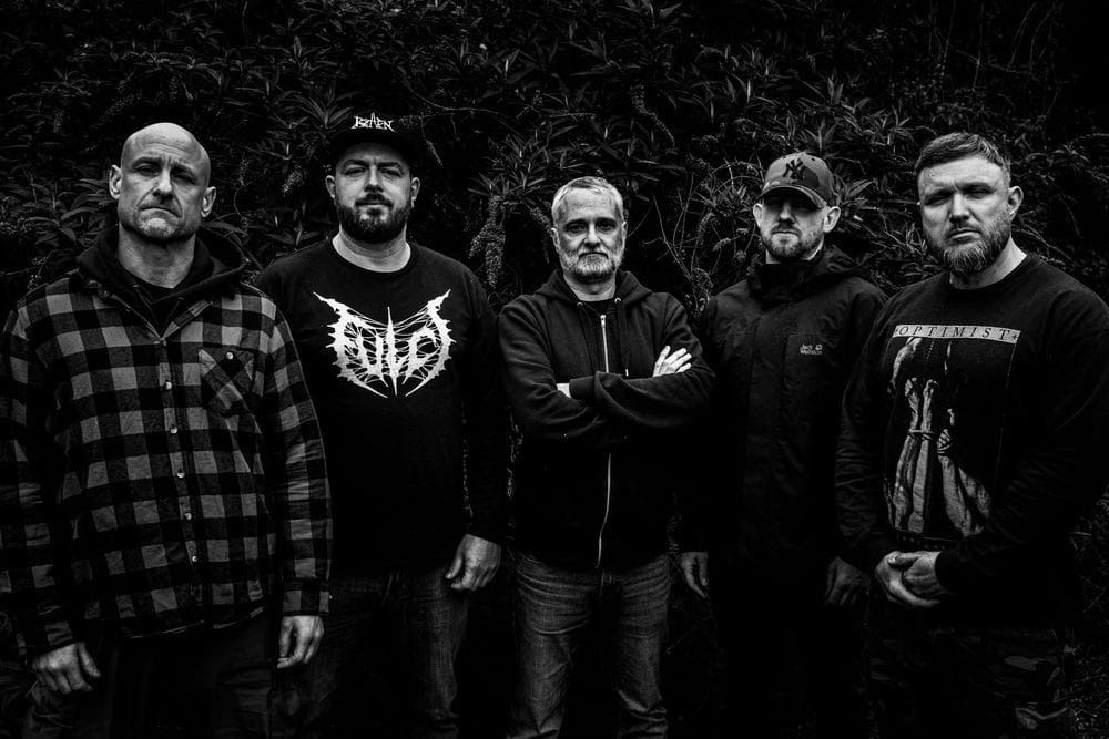 Skullhammer estreia no death metal com EP conceitual inspirado por guerra, violência e fantasia somb