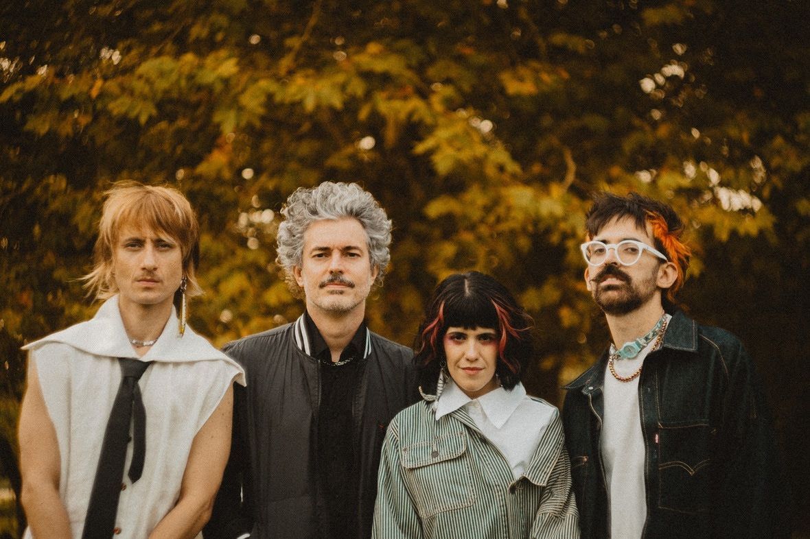 Supercombo lança segunda parte do álbum “Caranguejo” e conclui projeto em dois volumes