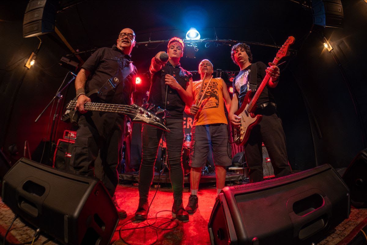 Cólera ganha LP ao vivo na coleção Red Star Sessions dedicada à música independente brasileira