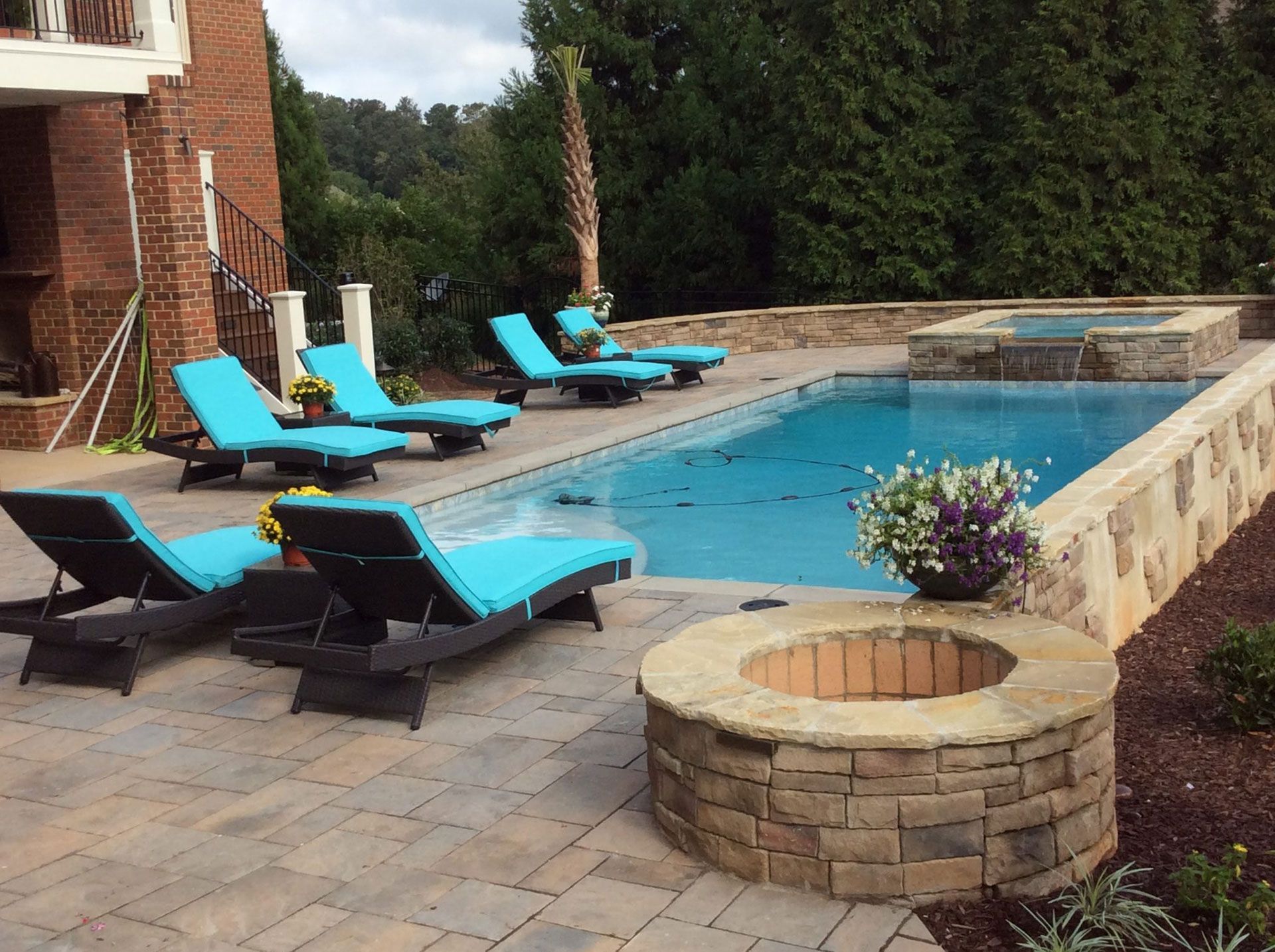 Fireplaces and Firepits 8