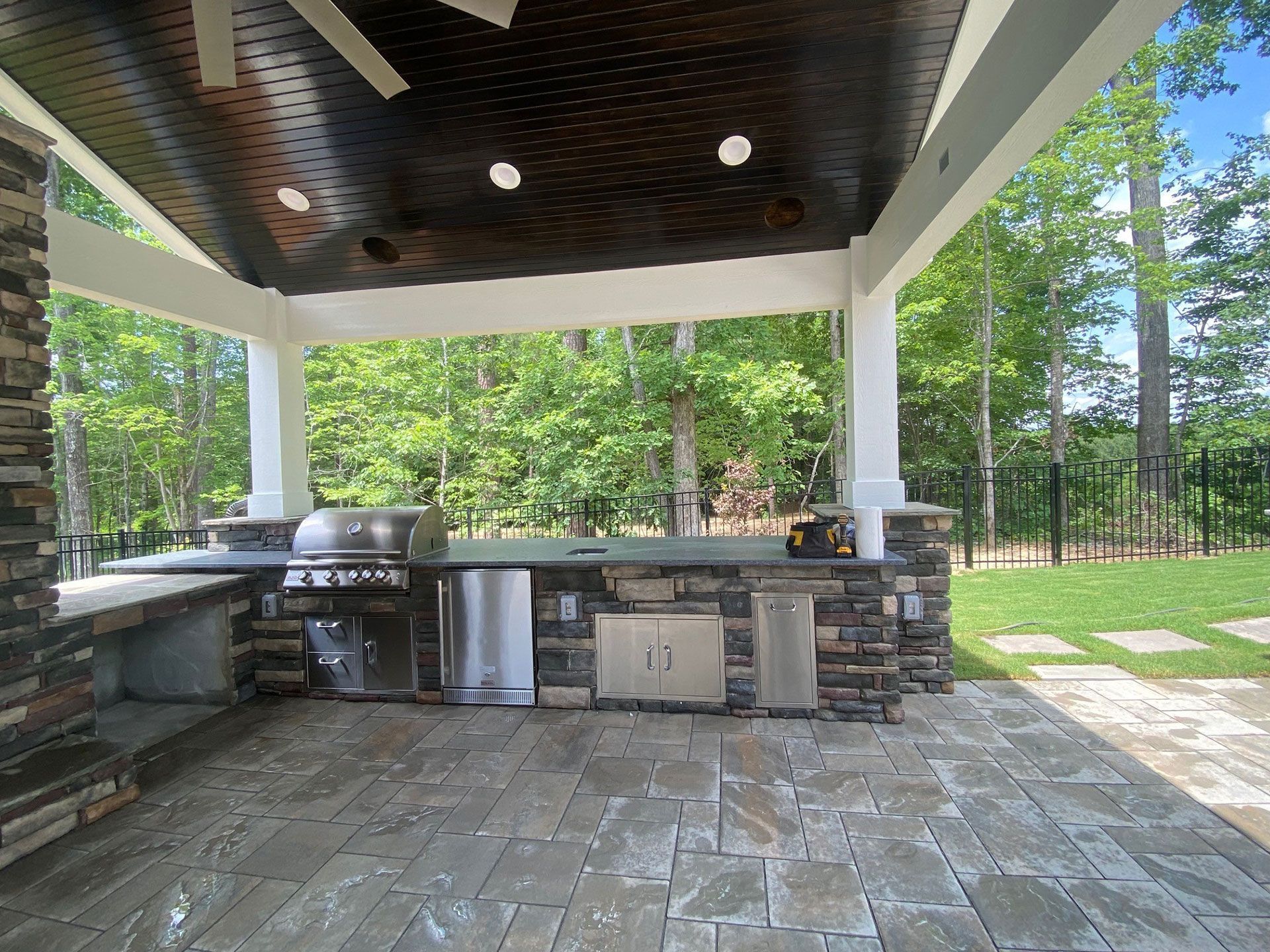 Outdoor Kitchens 34