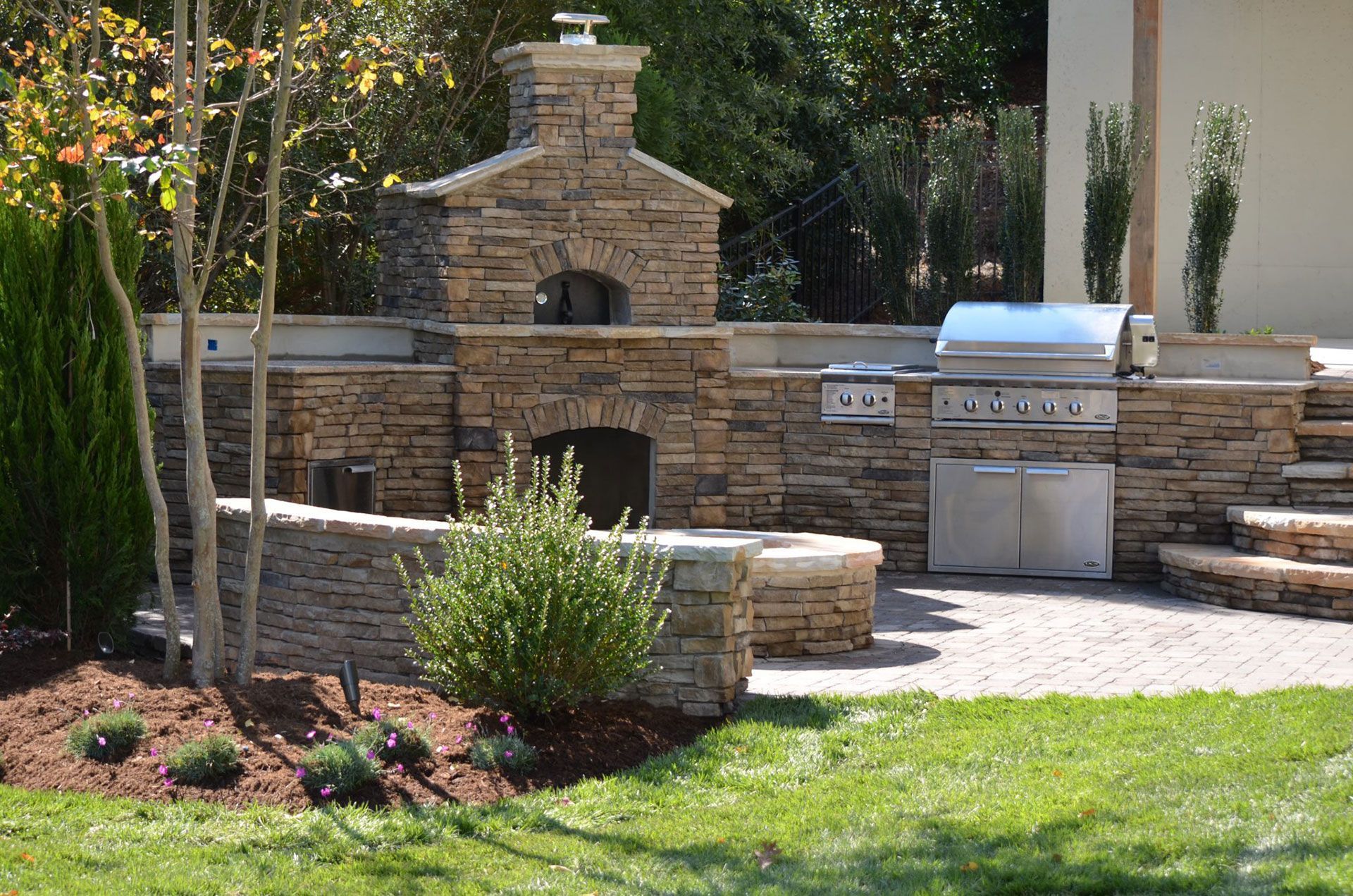 Outdoor Kitchens 9