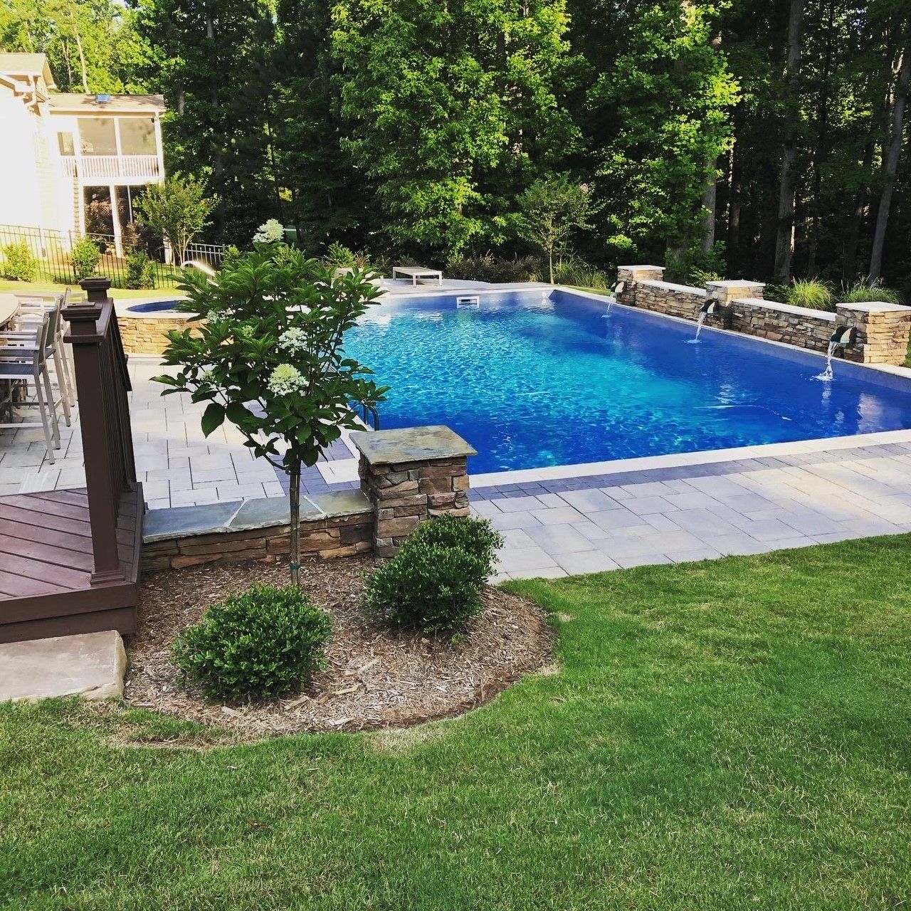 Pool and Water Features 30