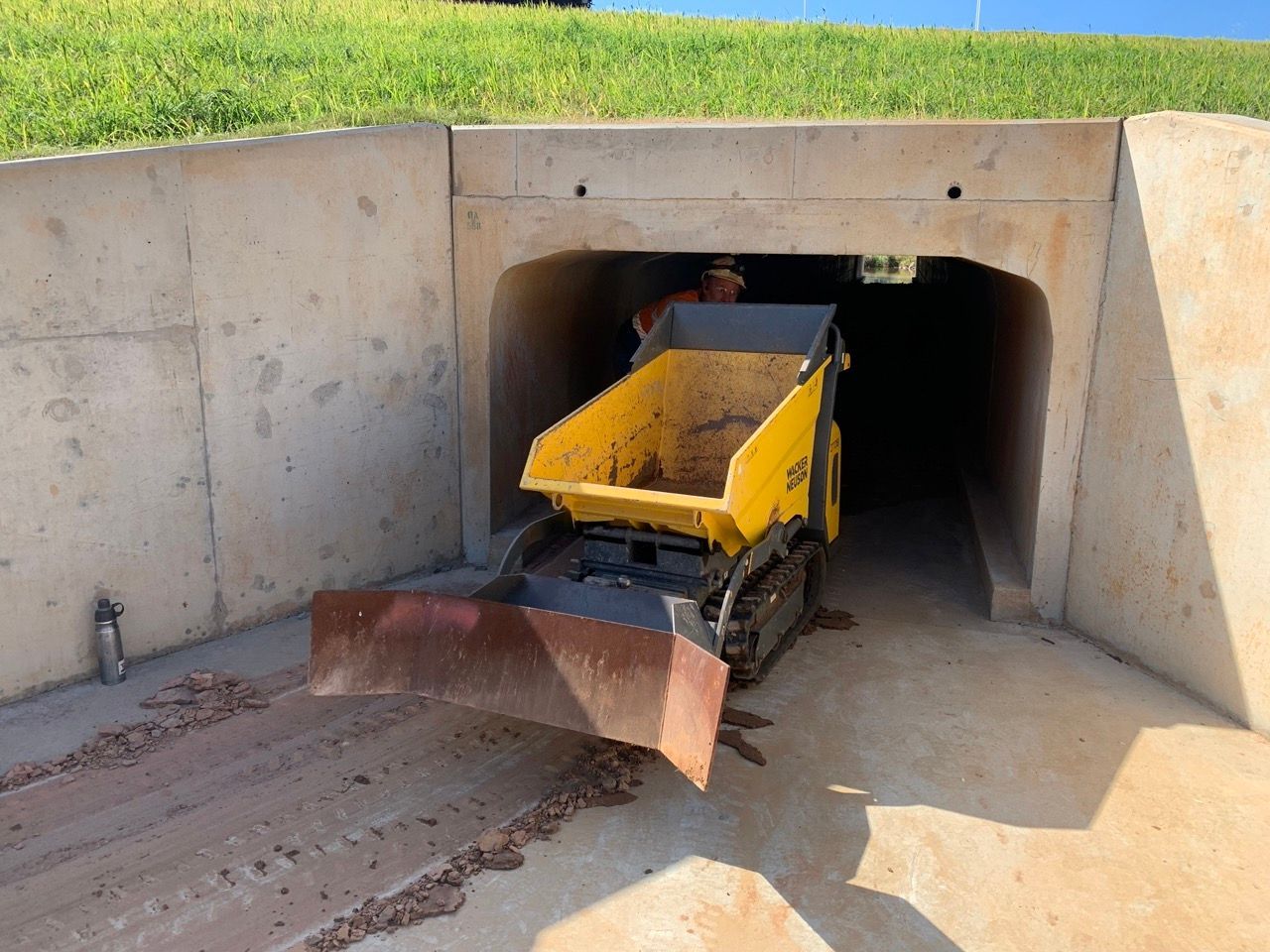 Excavator going inside the tunnel