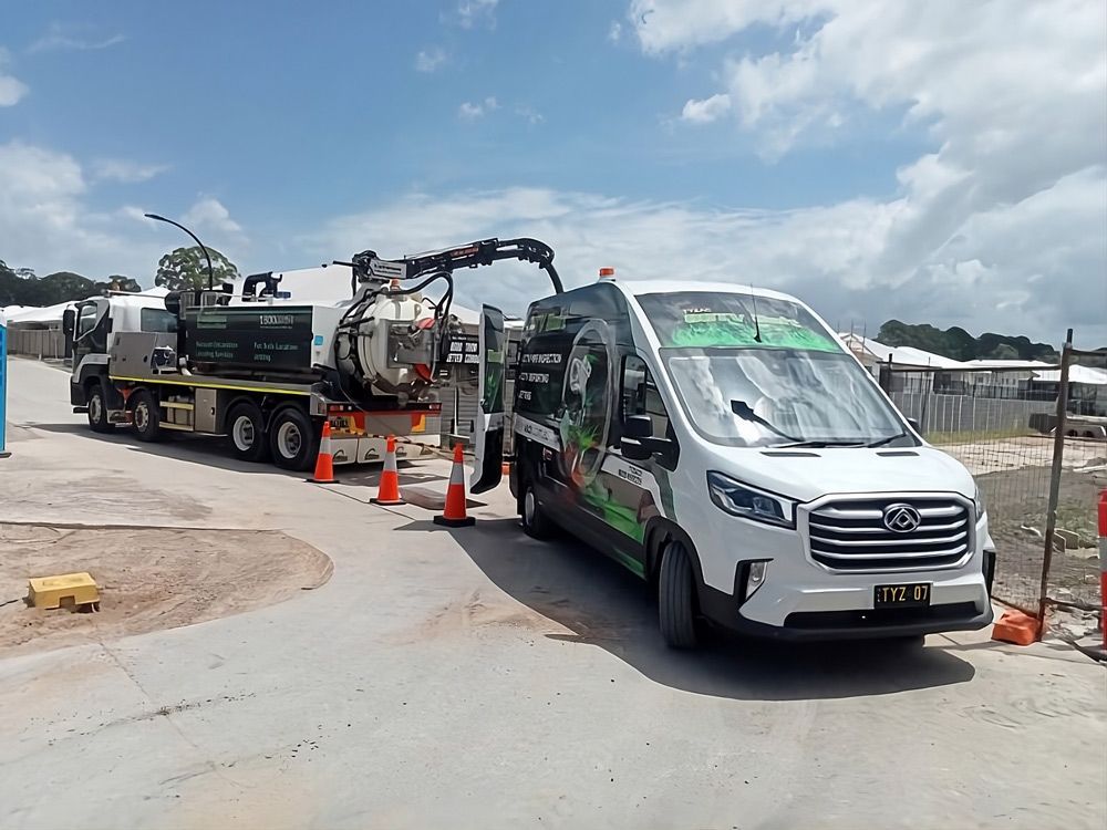 Vacuum Excavation Truck with Hydro Vacuum Unit
