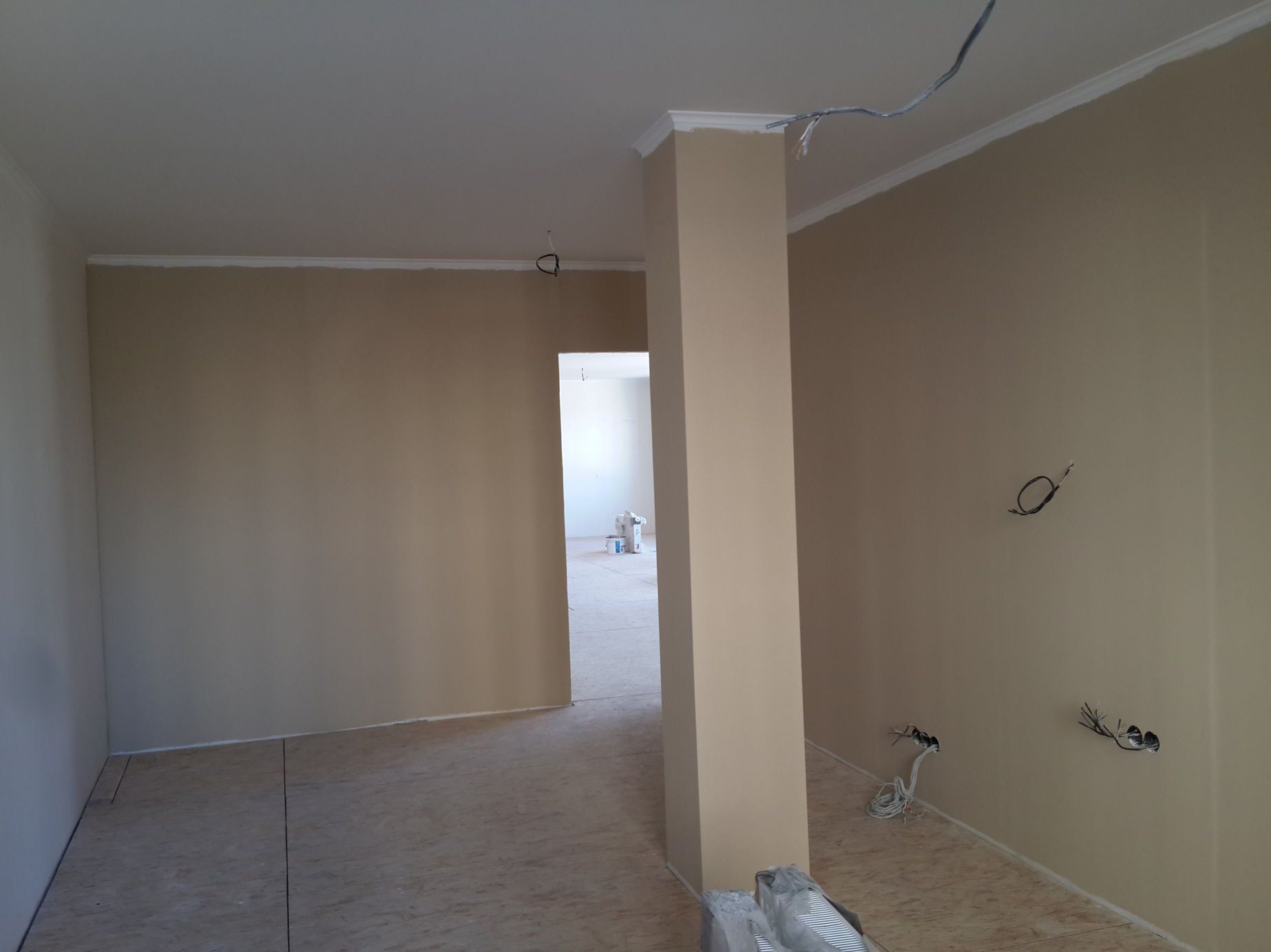 Покраска стен и потолков