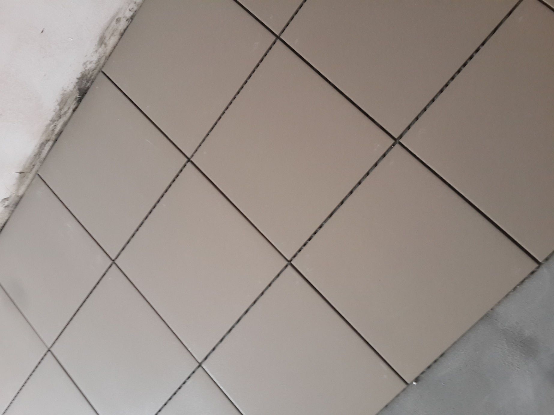 Укладка плитки на этажах