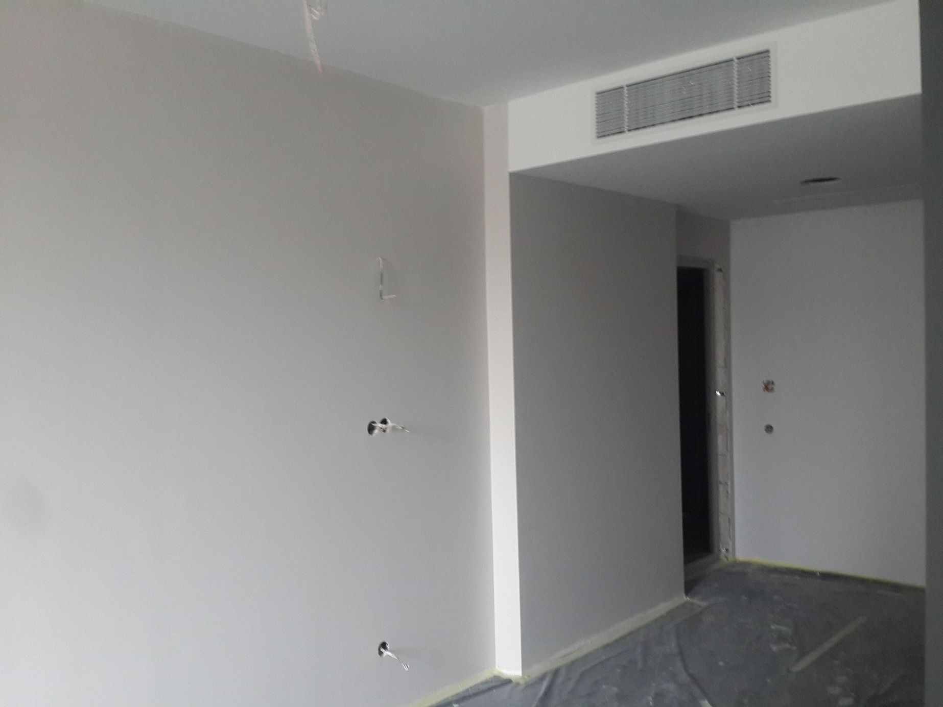 Покраска стен отеля