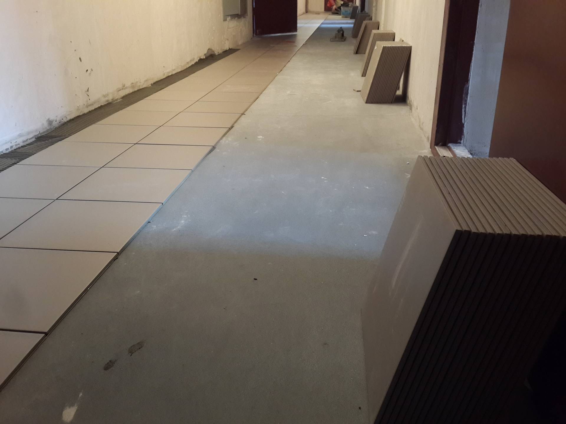 Плитка на этажах