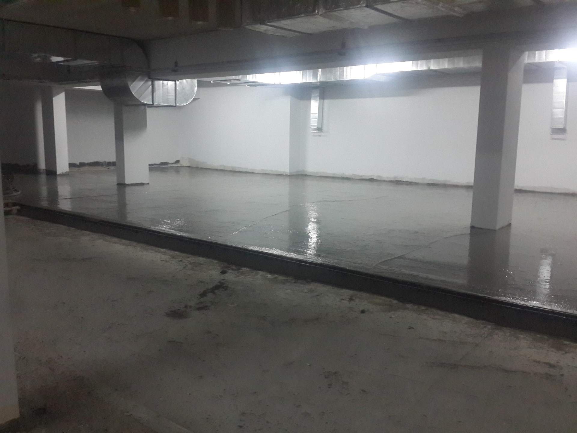 Нижний паркинг, бетонные полы