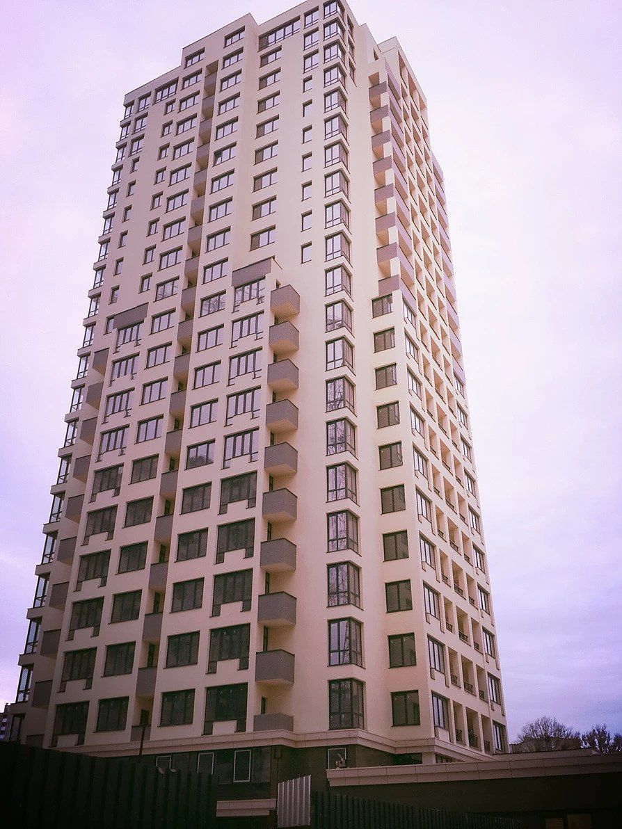 Многоэтажный дом на Теремках