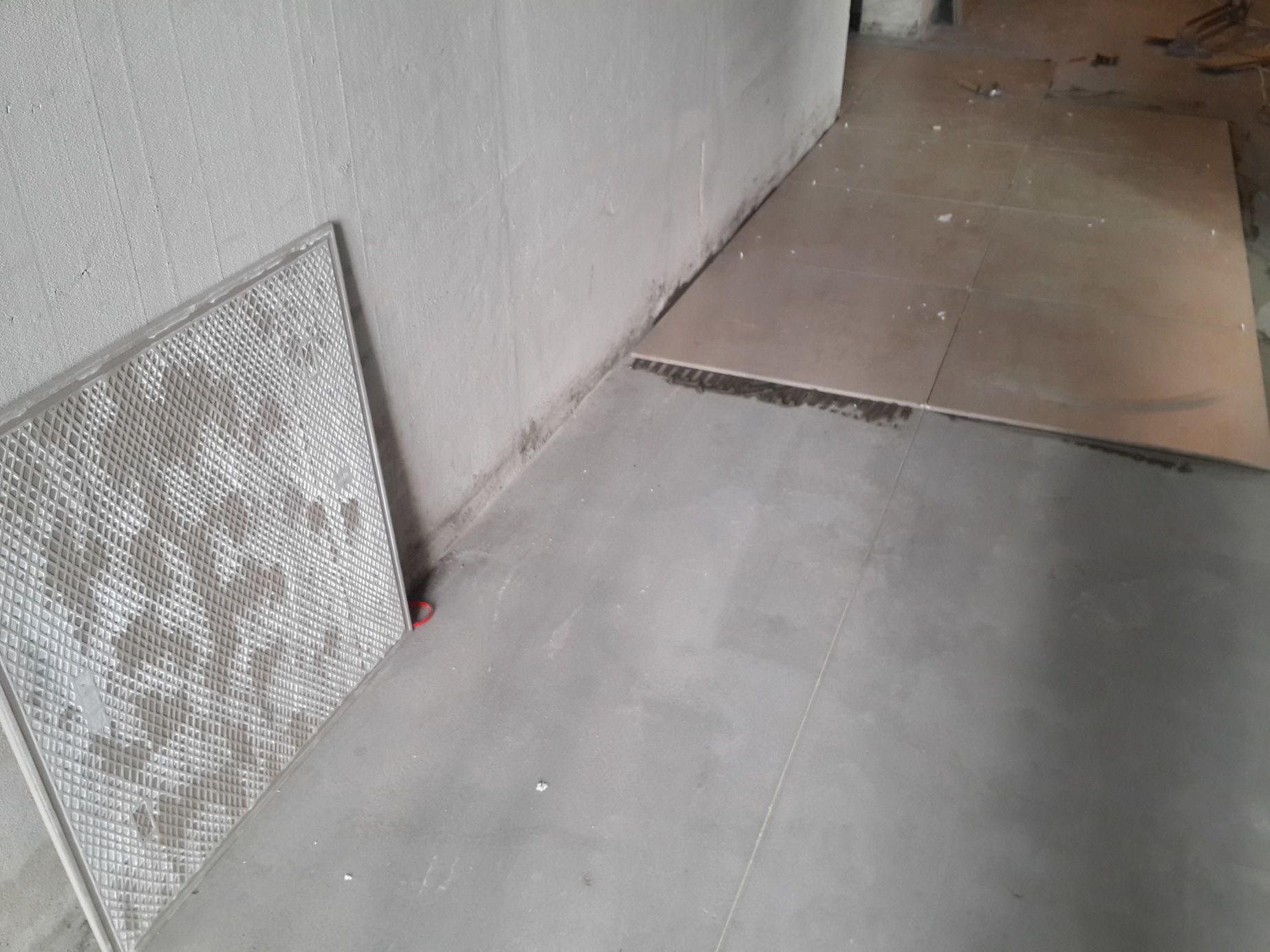 Укладка плитки на этажах